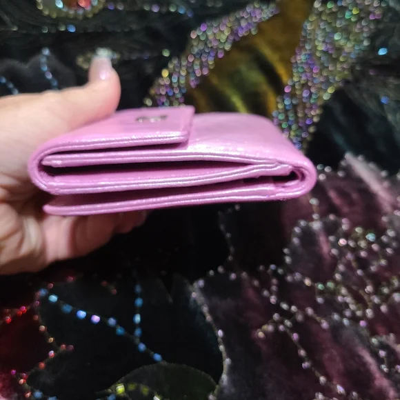 Chanel Camelia Iridescent Wallet - Picture 8 of 17